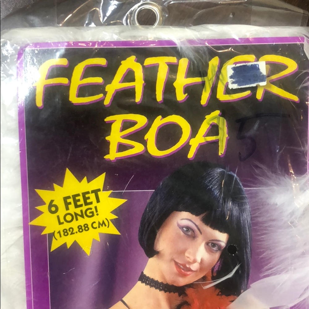 Costume. Feather Boa. White. New. Halloween